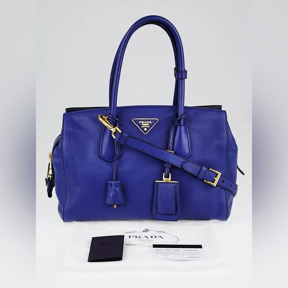 Authentic Prada bag in saffiano leather lightly used beautiful condition